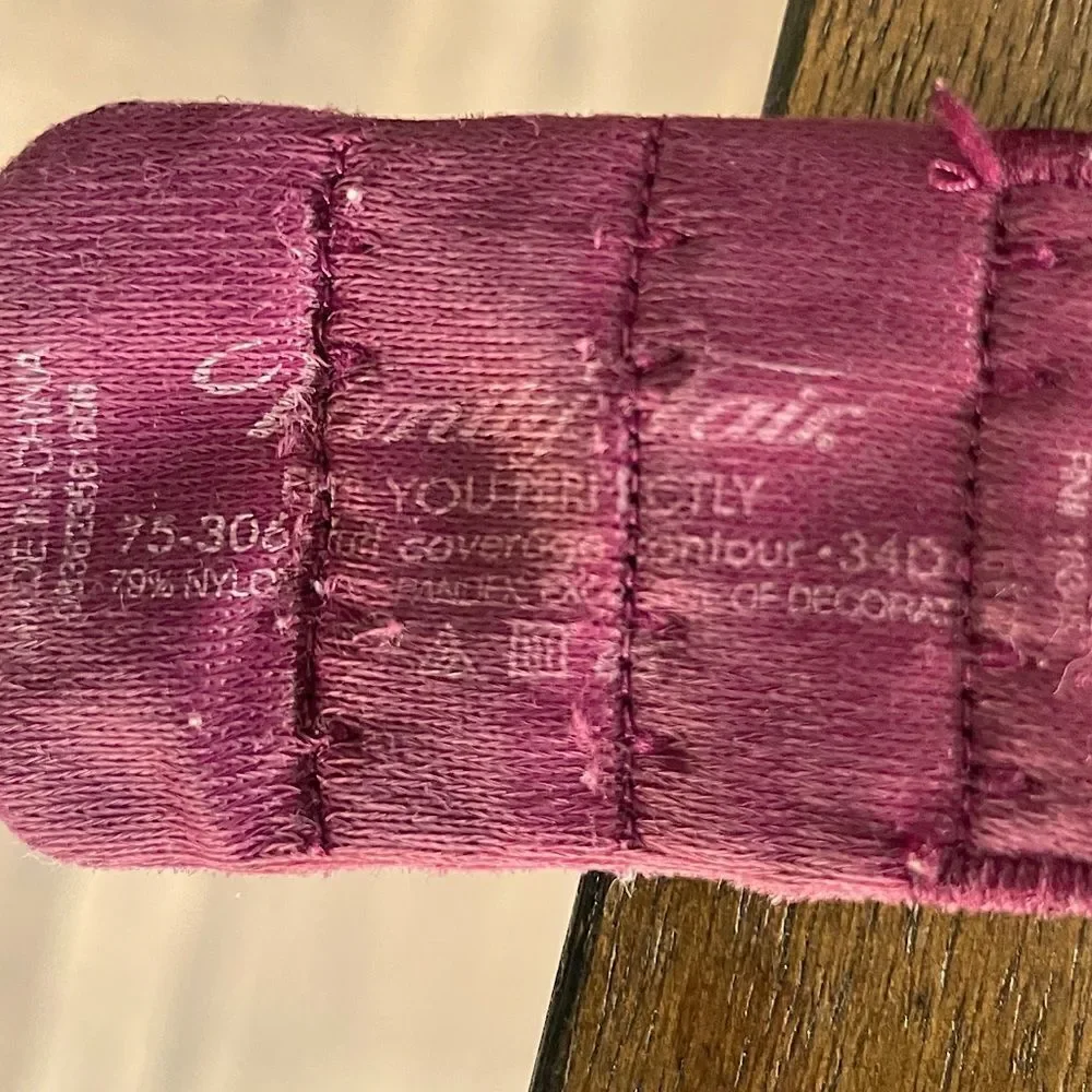 Used Vanity Fair “Fits You Perfectly” Dark Purple Bra. Size 34D.